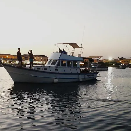 Santa Lù Botel *
